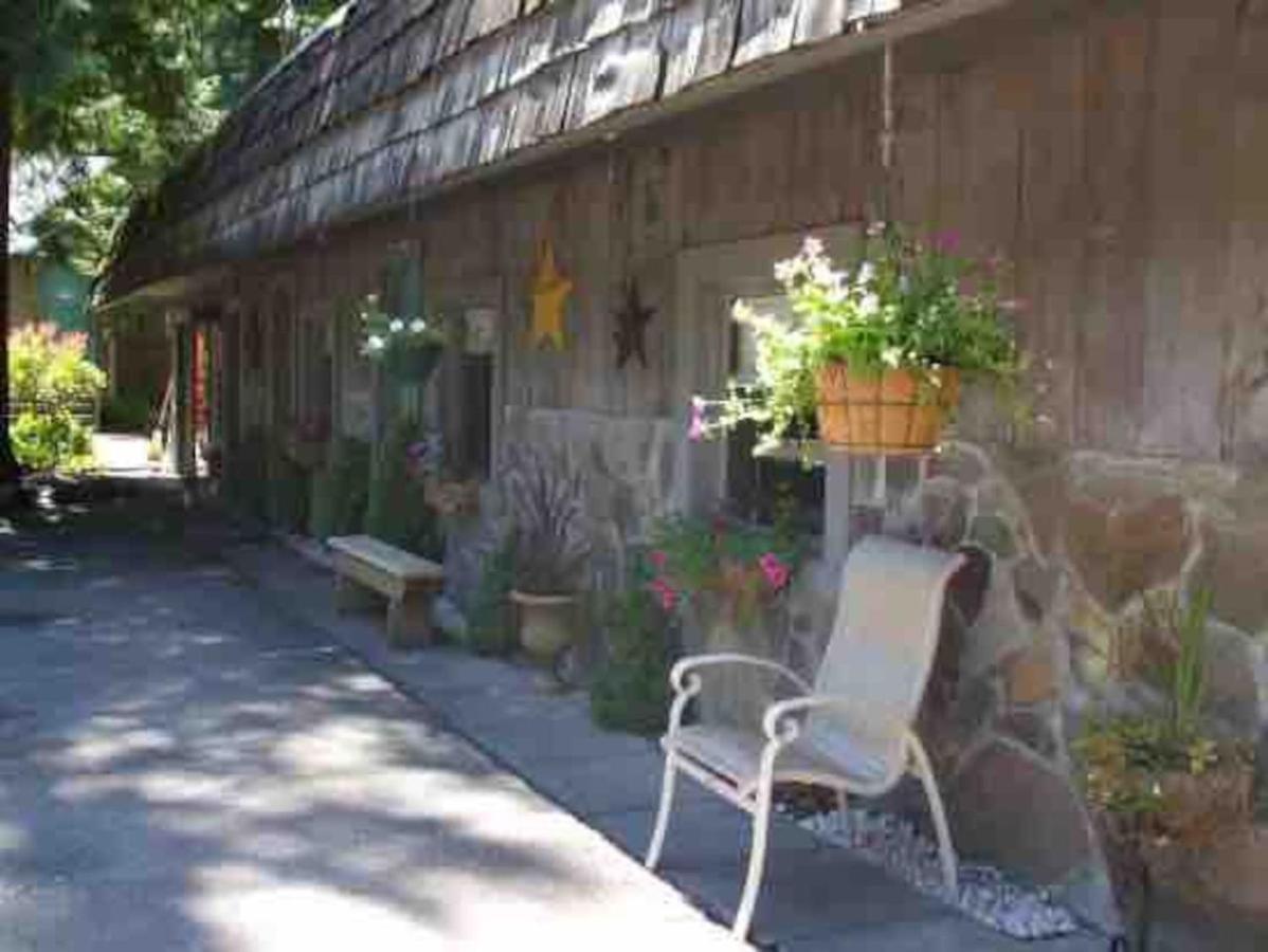 Updated + Clean Motel Room At The Base Of Mt Hood! Mount Hood Village Exterior foto