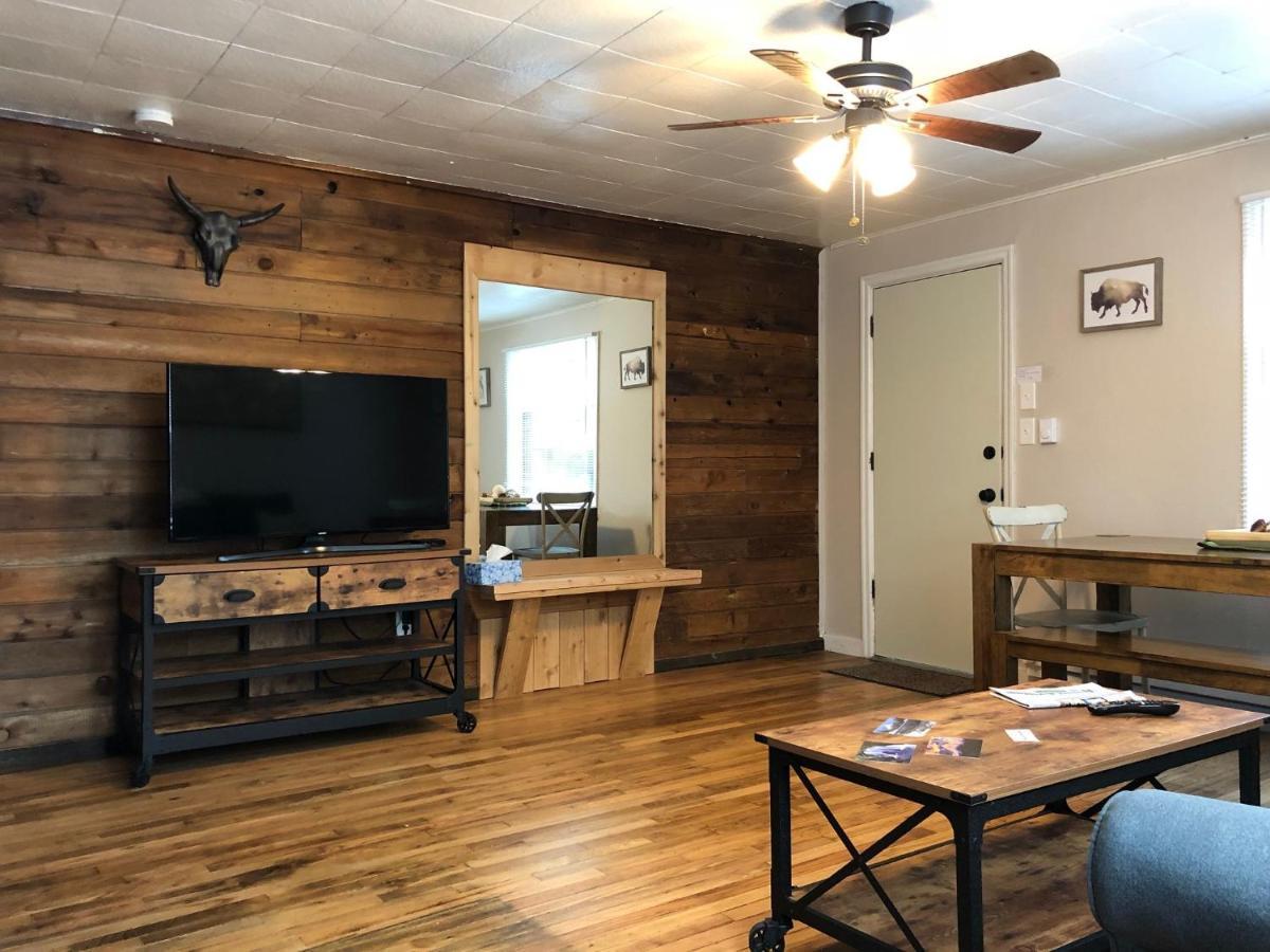 Updated + Clean Motel Room At The Base Of Mt Hood! Mount Hood Village Exterior foto