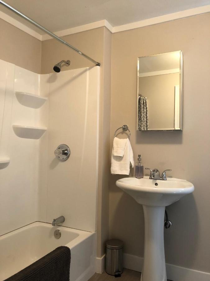 Updated + Clean Motel Room At The Base Of Mt Hood! Mount Hood Village Exterior foto